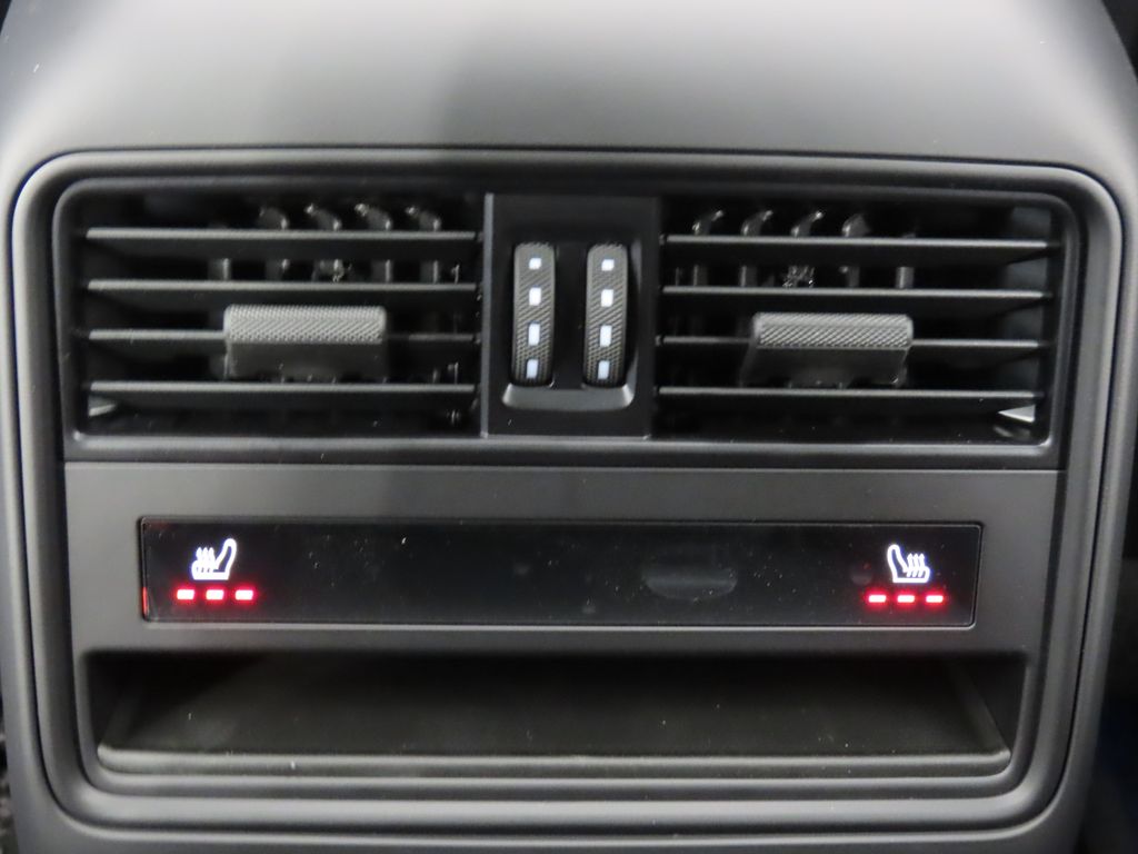 Thumbnail: 2026 Porsche Cayenne - 32