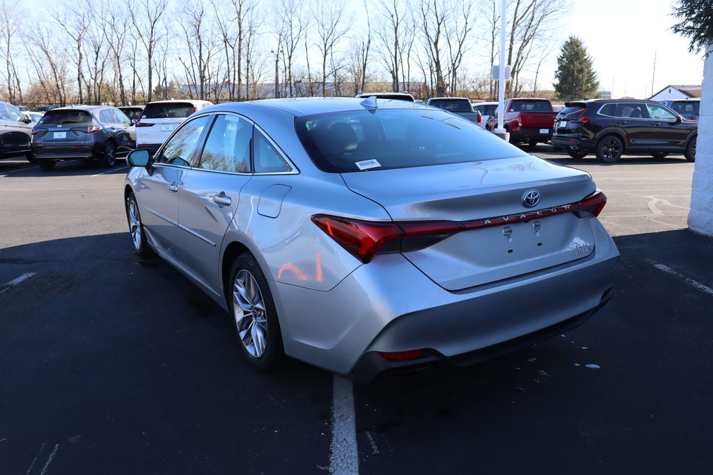 2021 Toyota Avalon XLE 3