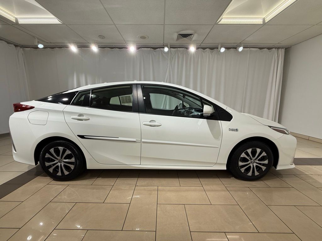 Thumbnail: 2021 Toyota Prius Prime - 6