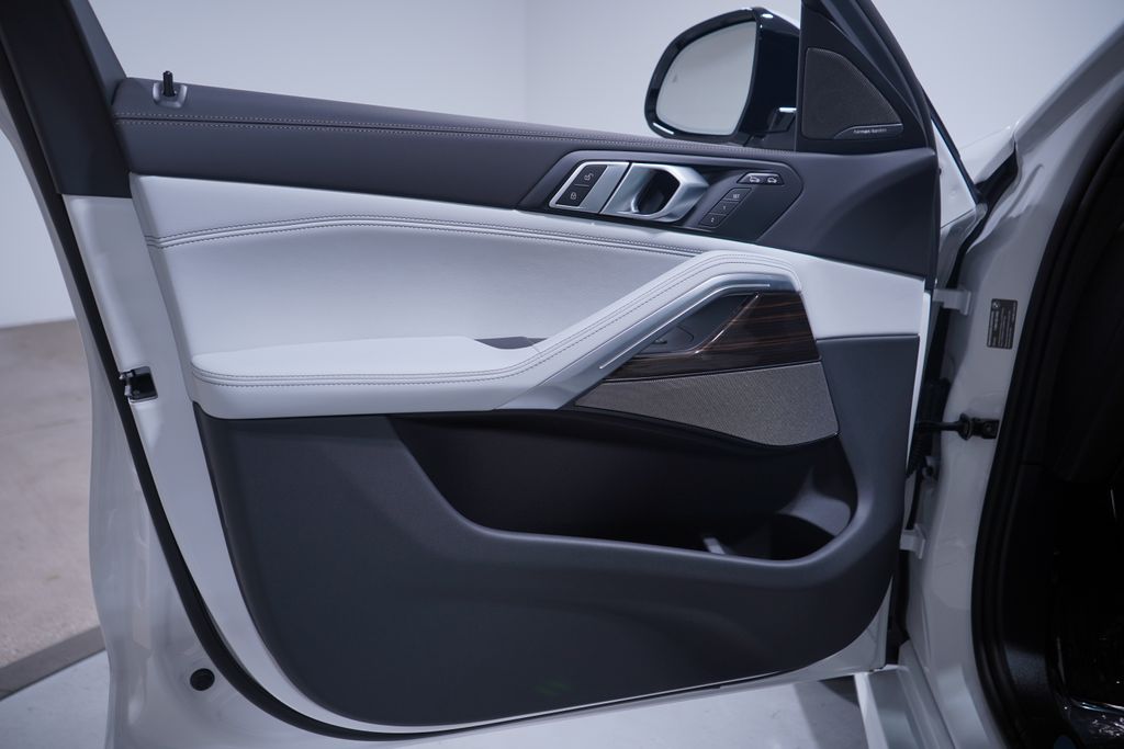 Thumbnail: 2026 BMW X6 - 10