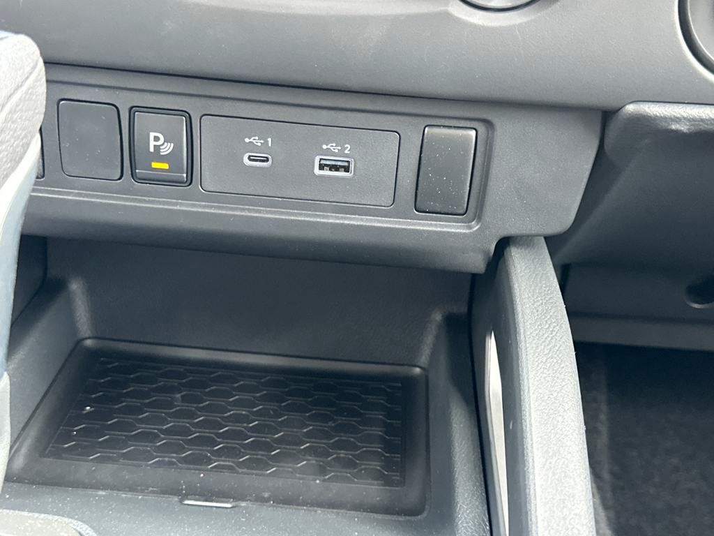 2025 Nissan Frontier SV photo