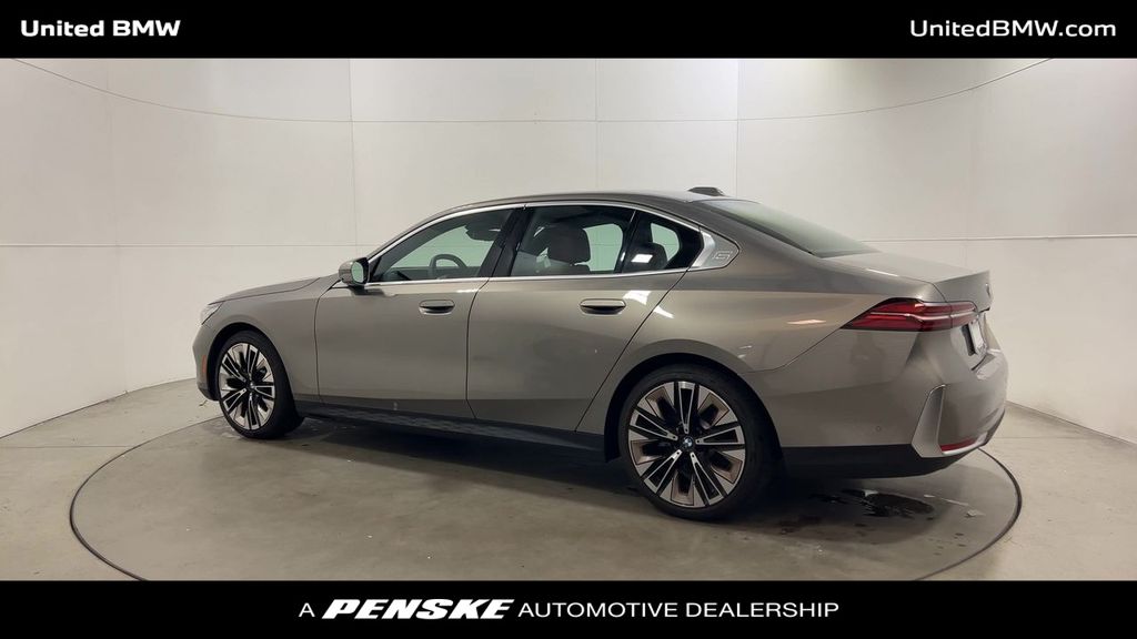Thumbnail: 2025 BMW 5 Series - 6