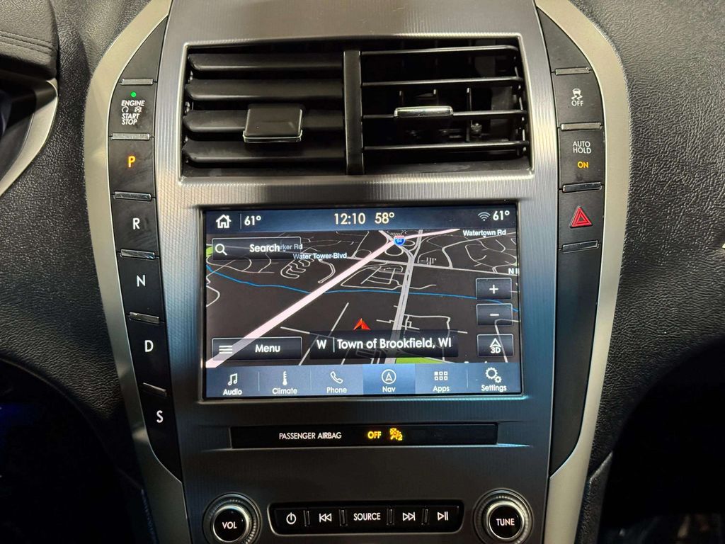 Used 2019 Ingot Silver Metallic Lincoln Reserve image 6