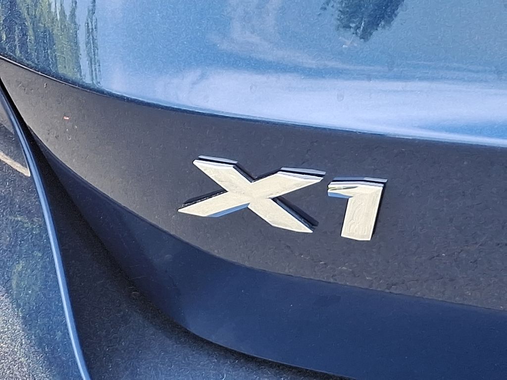 2025 BMW X1 xDrive28i 11