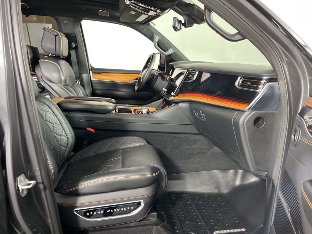 Thumbnail: 2022 Jeep Grand Wagoneer - 8