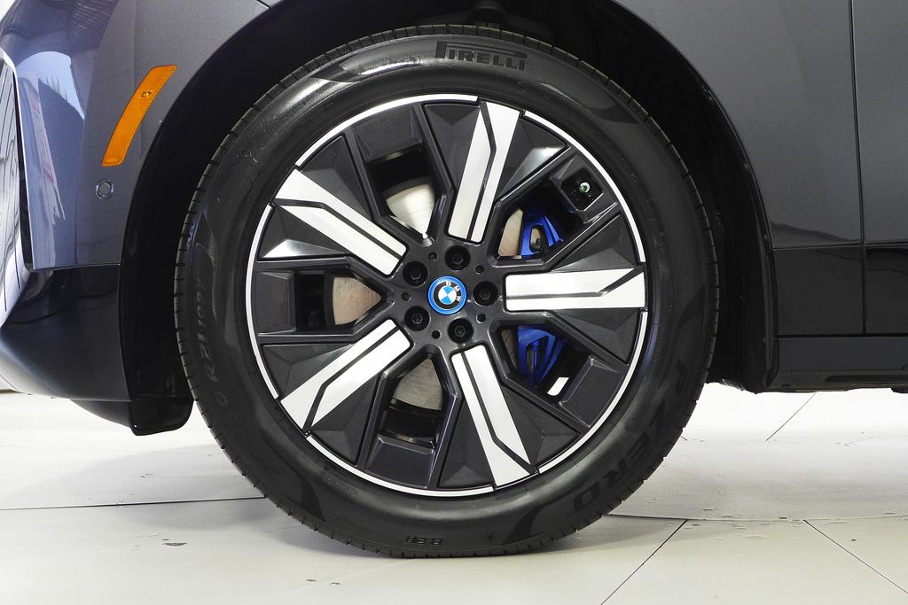 Thumbnail: 2023 BMW iX - 5