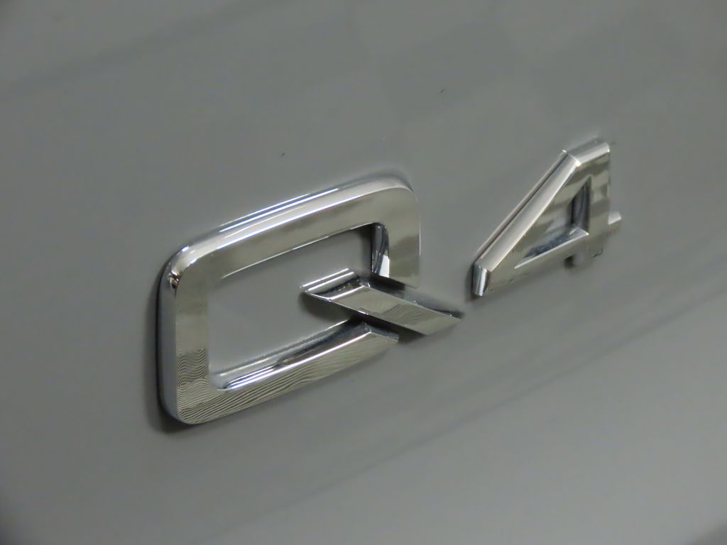 Thumbnail: 2023 Audi Q4 e-tron - 9