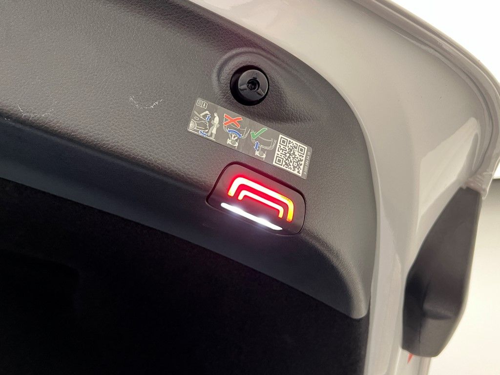 Thumbnail: 2024 Mercedes-Benz S-Class - 12