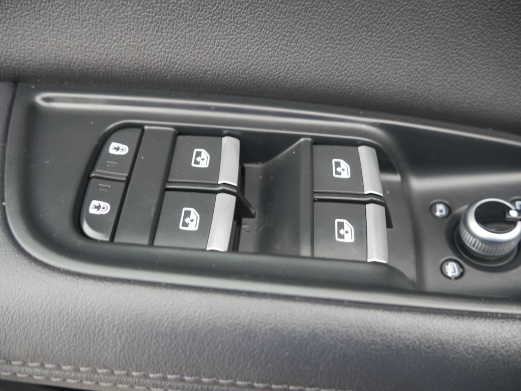 Thumbnail: 2023 Audi Q7 - 18