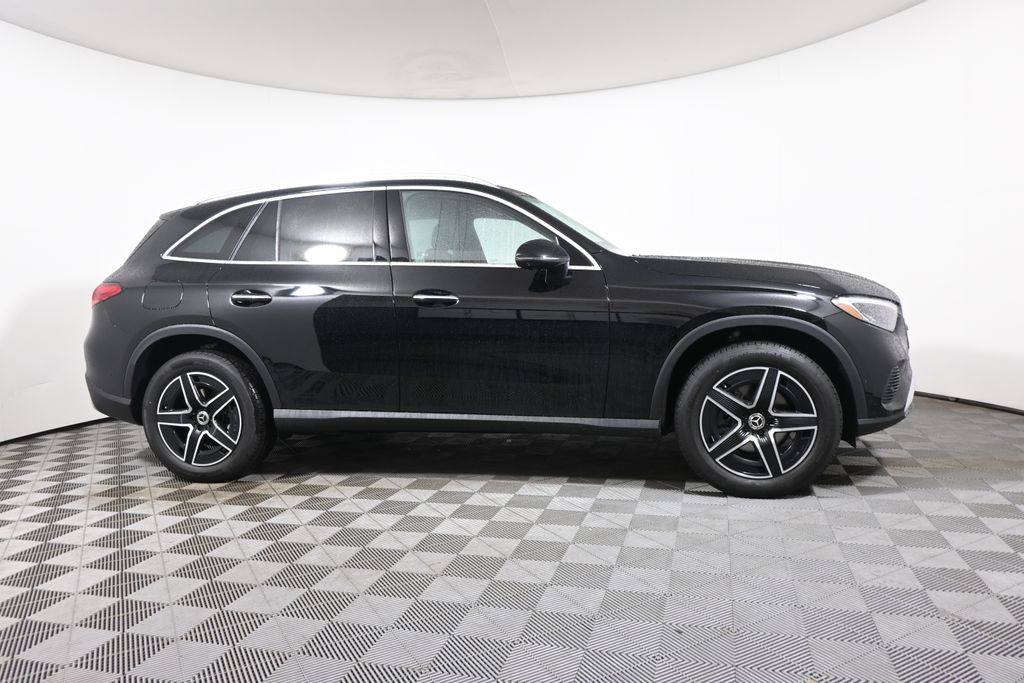 Thumbnail: 2027 Mercedes-Benz GLC - 8