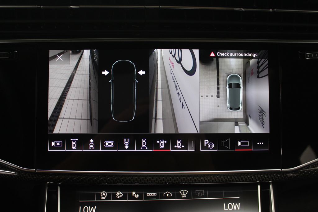 Thumbnail: 2023 Audi SQ8 - 26