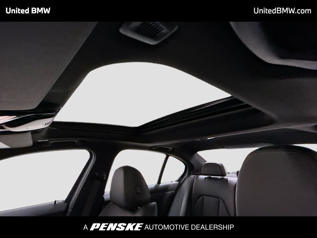 Thumbnail: 2026 BMW 3 Series - 12