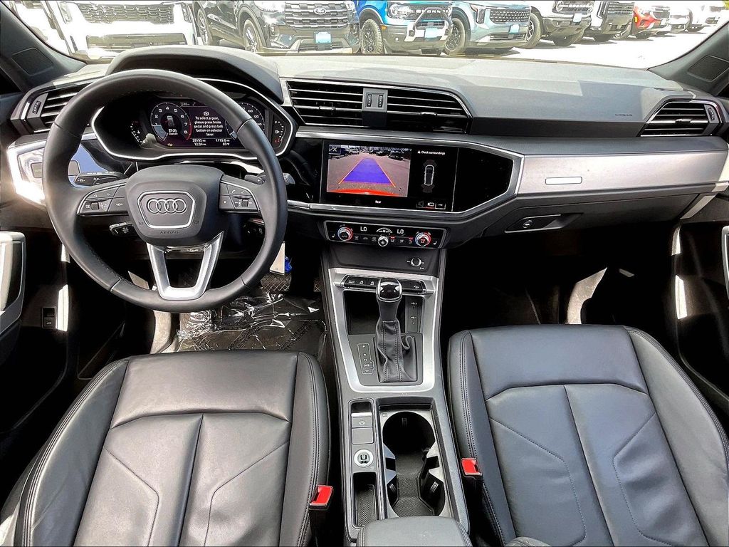 2025 Audi Q3 — photo 20