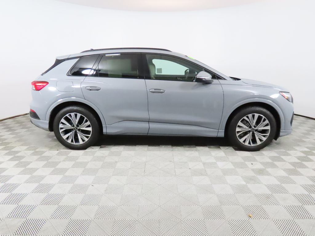 Thumbnail: 2025 Audi Q4 e-tron - 6