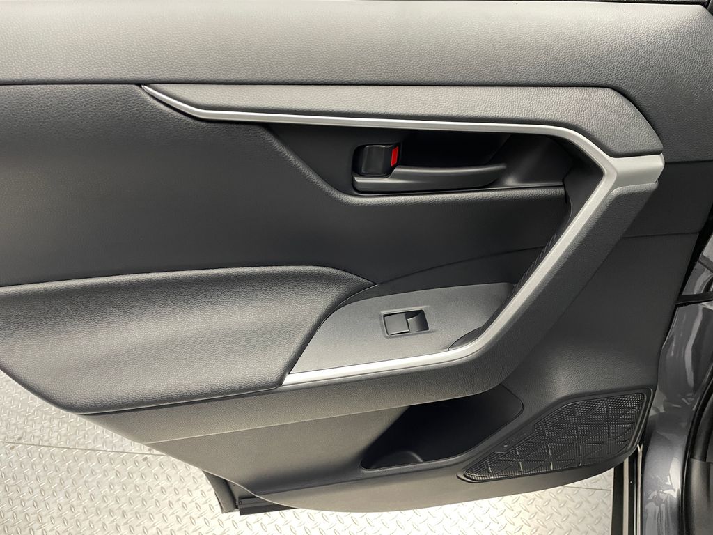 Thumbnail: 2025 Toyota RAV4 - 30