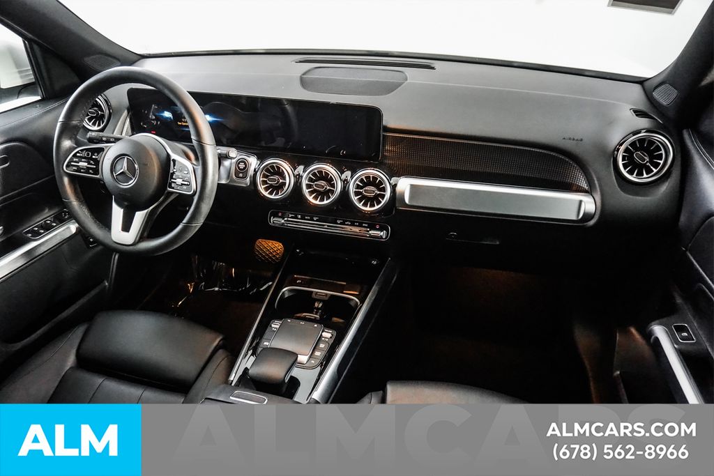 Used 2022 White Mercedes-Benz GLB 250 image 25