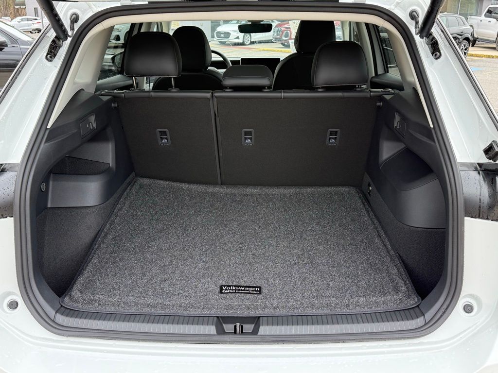New 2026 White Volkswagen 2.0T SE image 17