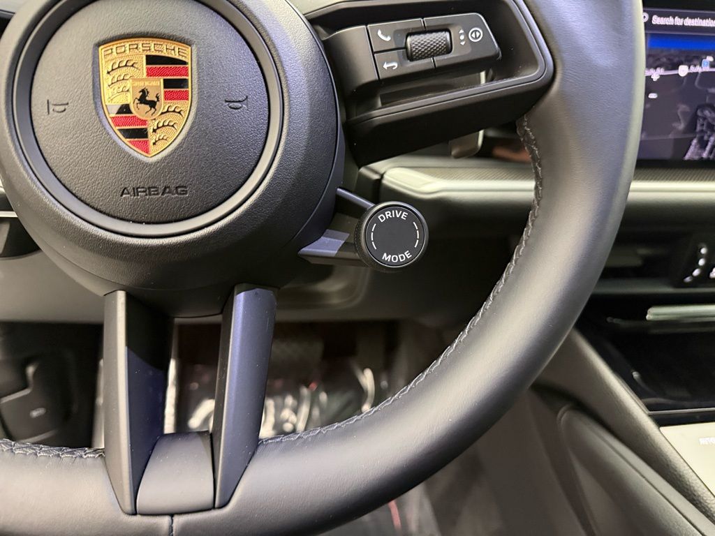 Thumbnail: 2024 Porsche Cayenne - 16