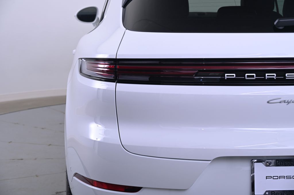 Thumbnail: 2025 Porsche Cayenne - 13