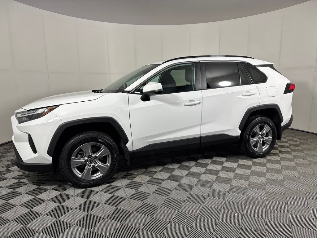 2023 Toyota RAV4 XLE AWD's photo