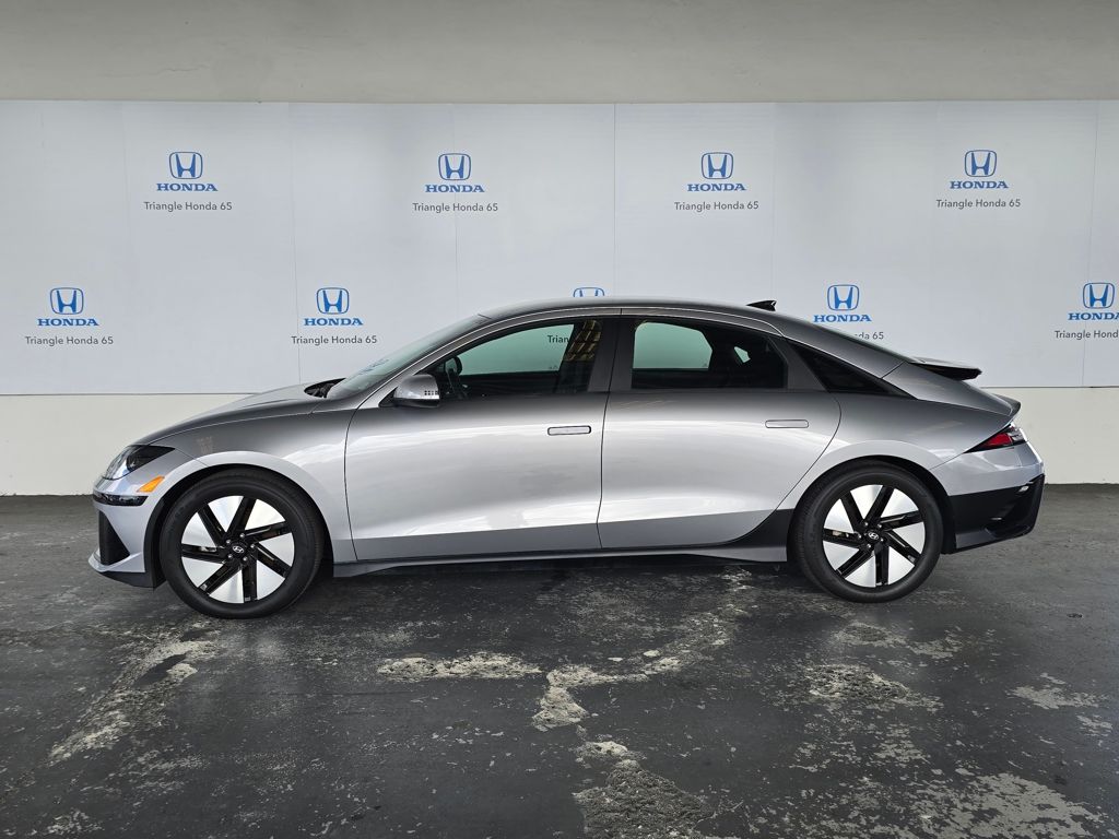Thumbnail: 2023 Hyundai Ioniq 6 - 3
