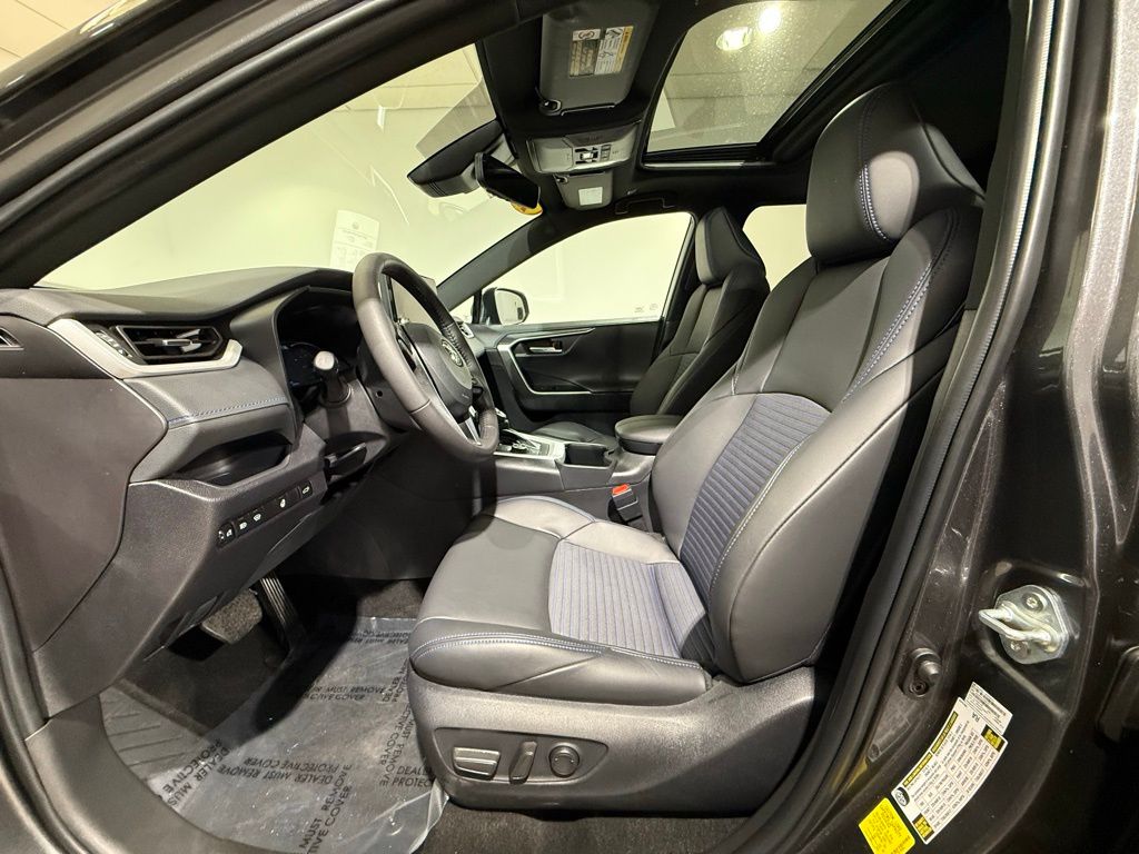 Thumbnail: 2025 Toyota RAV4 - 13