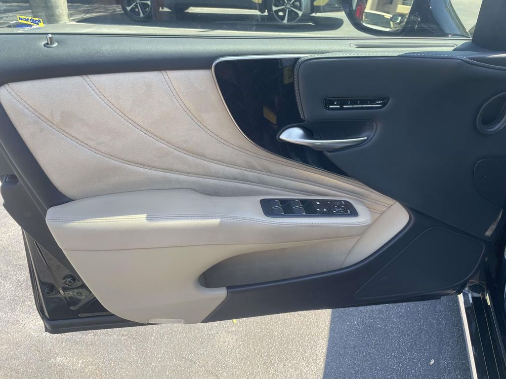 Used 2021  Lexus 500 upgraded interior pkg image 12