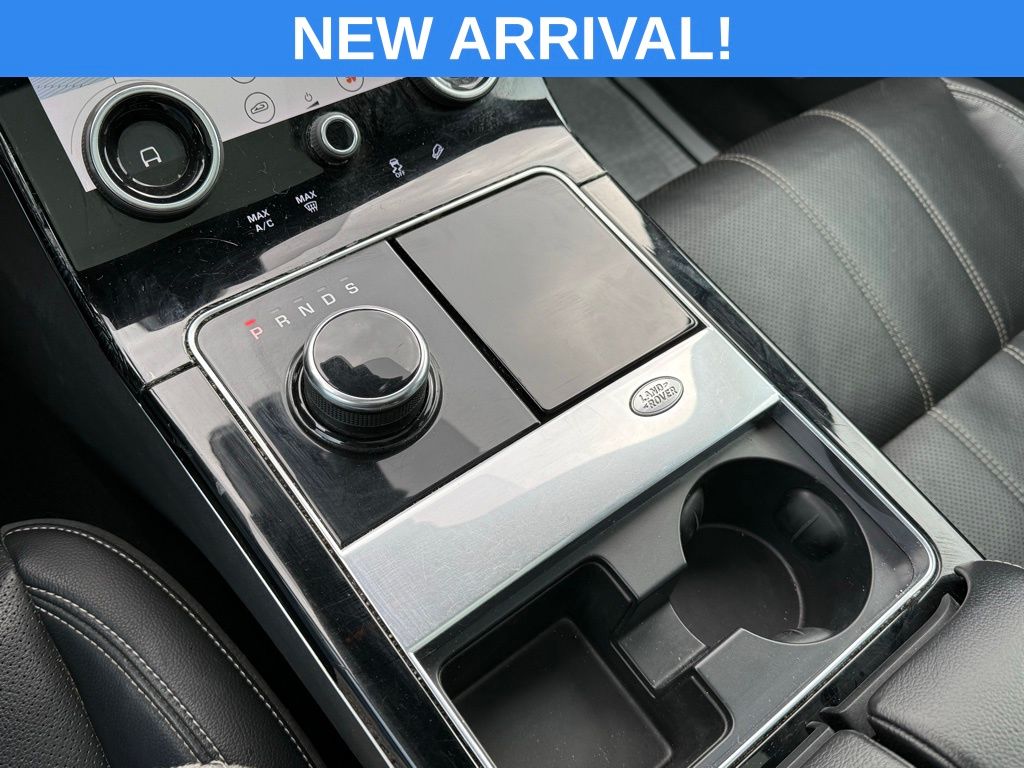 Used 2019 White Land Rover SE R-Dynamic image 42