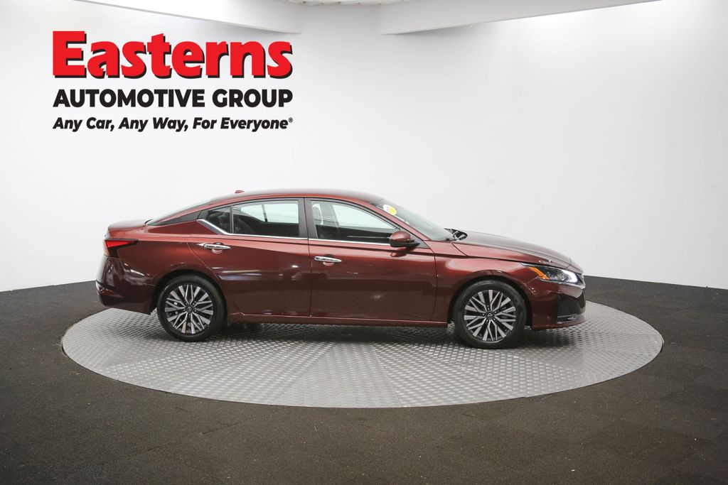 Used 2023 Red Nissan 2.5 SV image 43