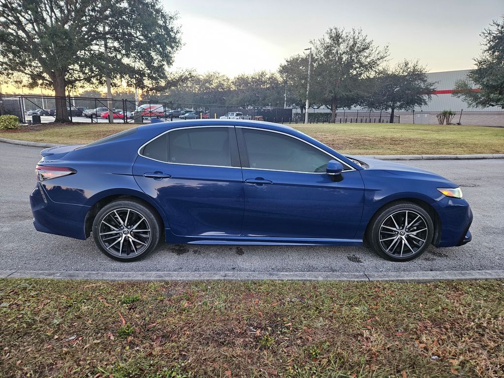 2023 Toyota Camry SE 6