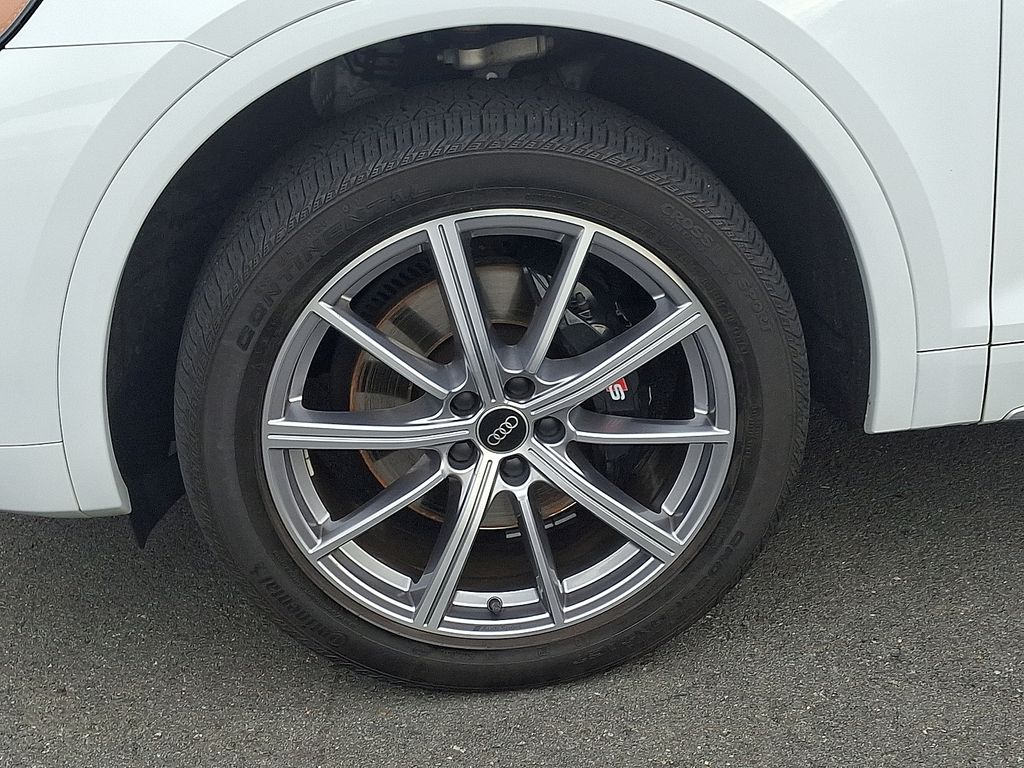 Thumbnail: 2023 Audi SQ5 - 8