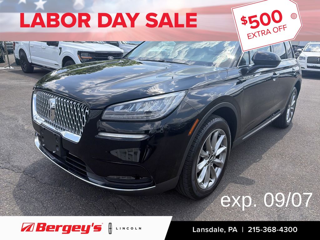 Infinite Black Metallic Clearcoat 2022 Lincoln Corsair SUV / Crossover All-Wheel Drive 8-Speed Automatic