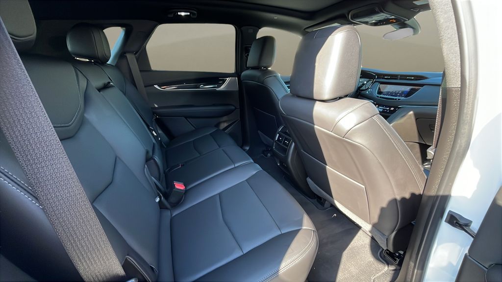 used 2023 Cadillac XT5 car, priced at $34,500