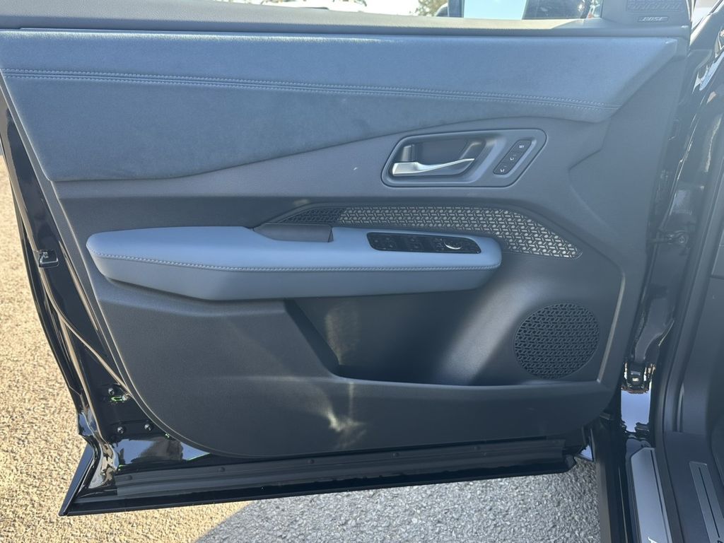 2025 Nissan Ariya PLATINUM+ e-4ORCE