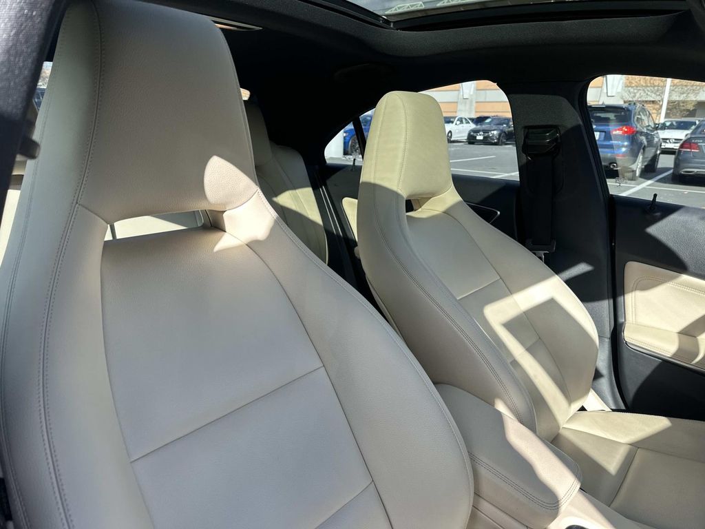 Thumbnail: 2014 Mercedes-Benz CLA - 23