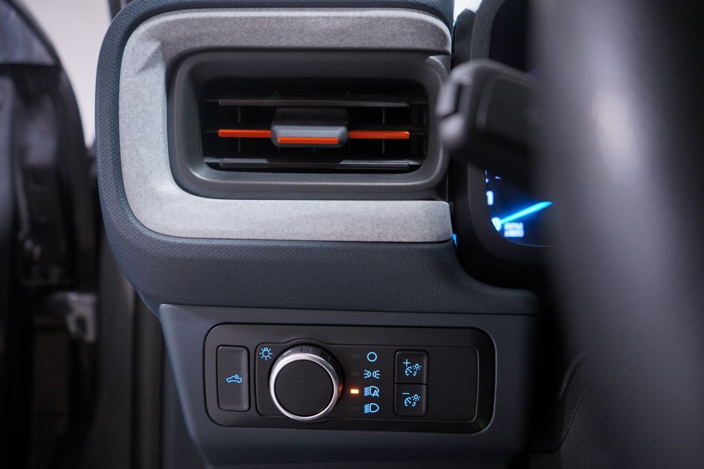 Thumbnail: 2022 Ford Maverick - 19