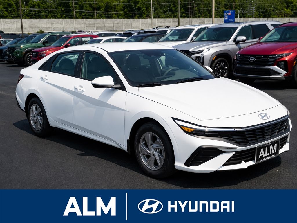 New 2026 White Hyundai SE image 4