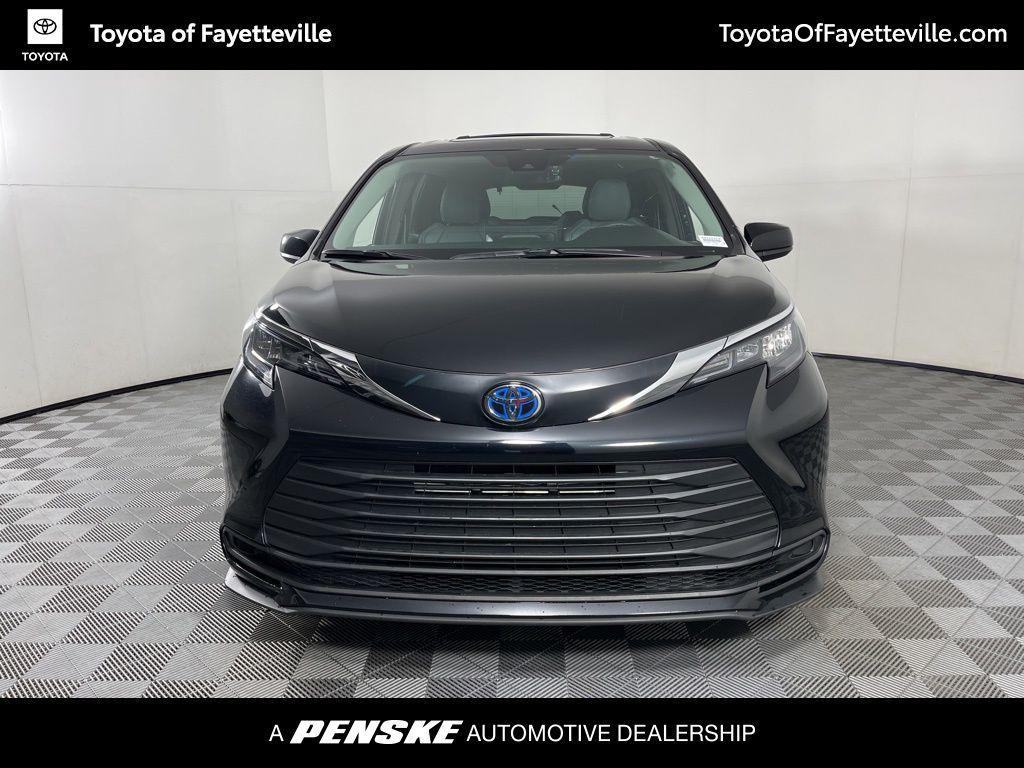 Thumbnail: 2025 Toyota Sienna - 19