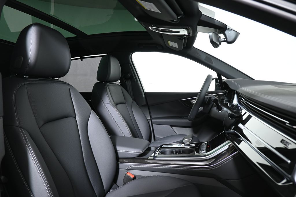 Thumbnail: 2026 Audi Q7 - 20