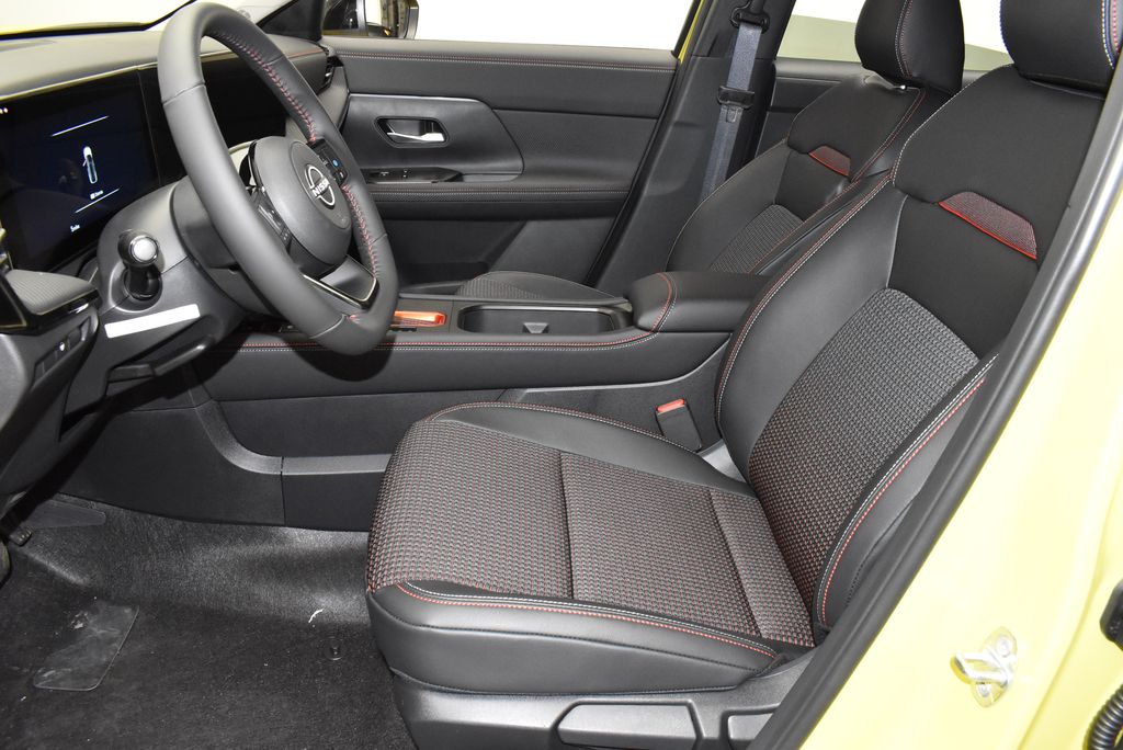 Thumbnail: 2026 Nissan Kicks - 13