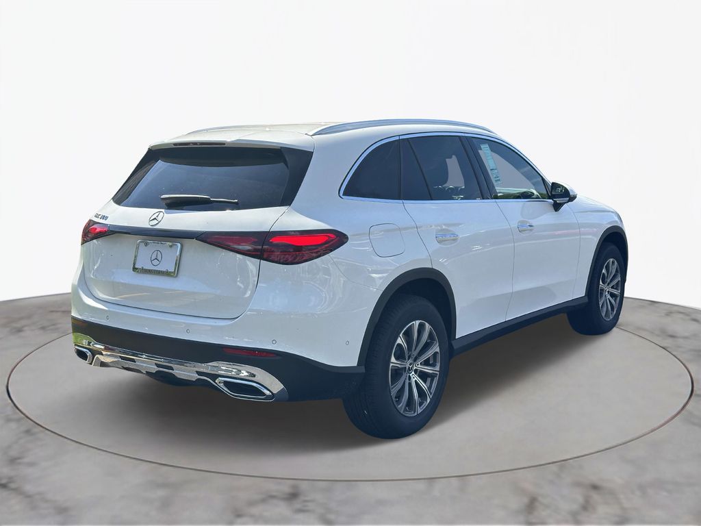 2024 Mercedes-Benz GLC 300 2