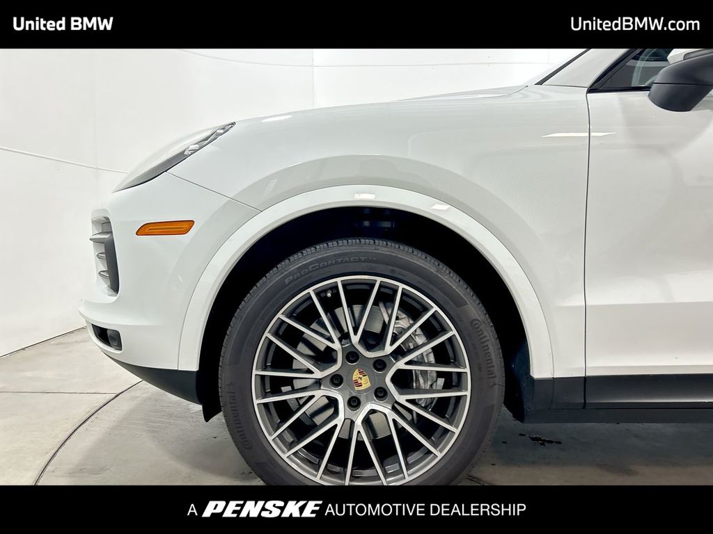 Thumbnail: 2023 Porsche Cayenne - 10