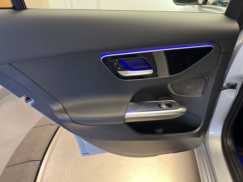 Thumbnail: 2022 Mercedes-Benz C-Class - 23