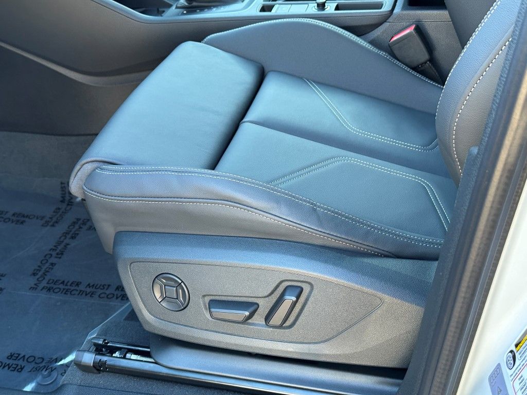 Thumbnail: 2025 Audi Q3 - 16