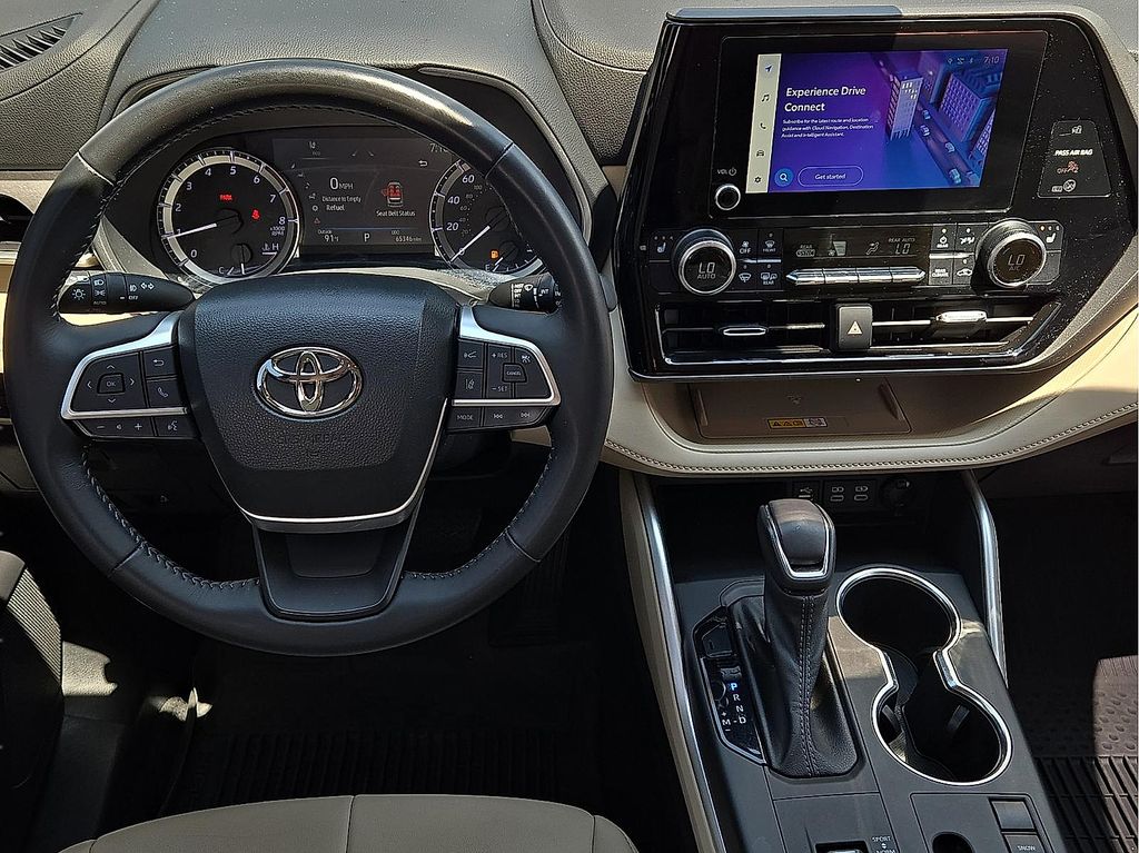 Used 2023 Toyota Highlander XLE For Sale in Farmington, AR