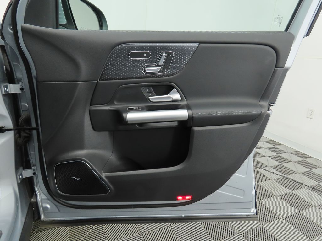 Thumbnail: 2025 Mercedes-Benz GLA - 24