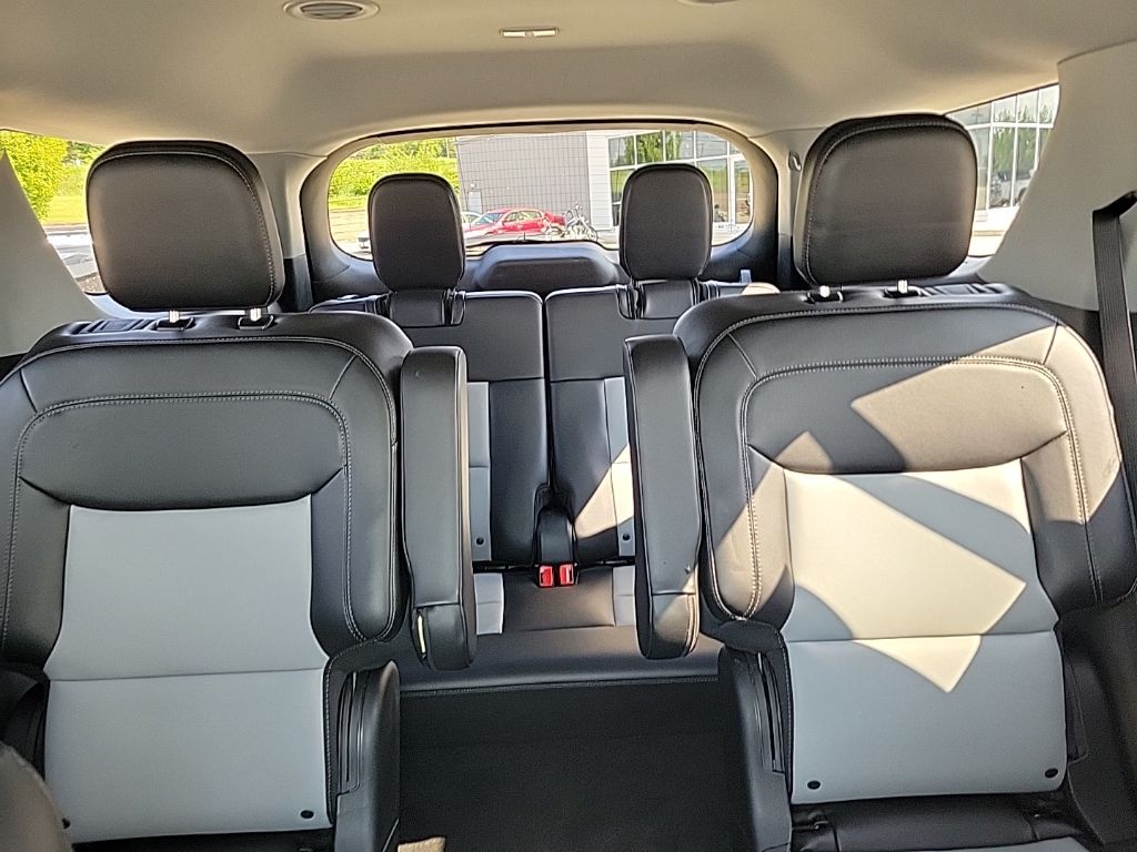 Used 2024 Ford Explorer SUV