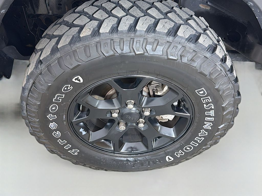 Used 2019 White Jeep Unlimited Sport S image 16