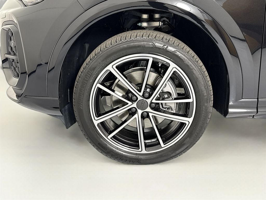 Thumbnail: 2026 Audi Q5 - 32