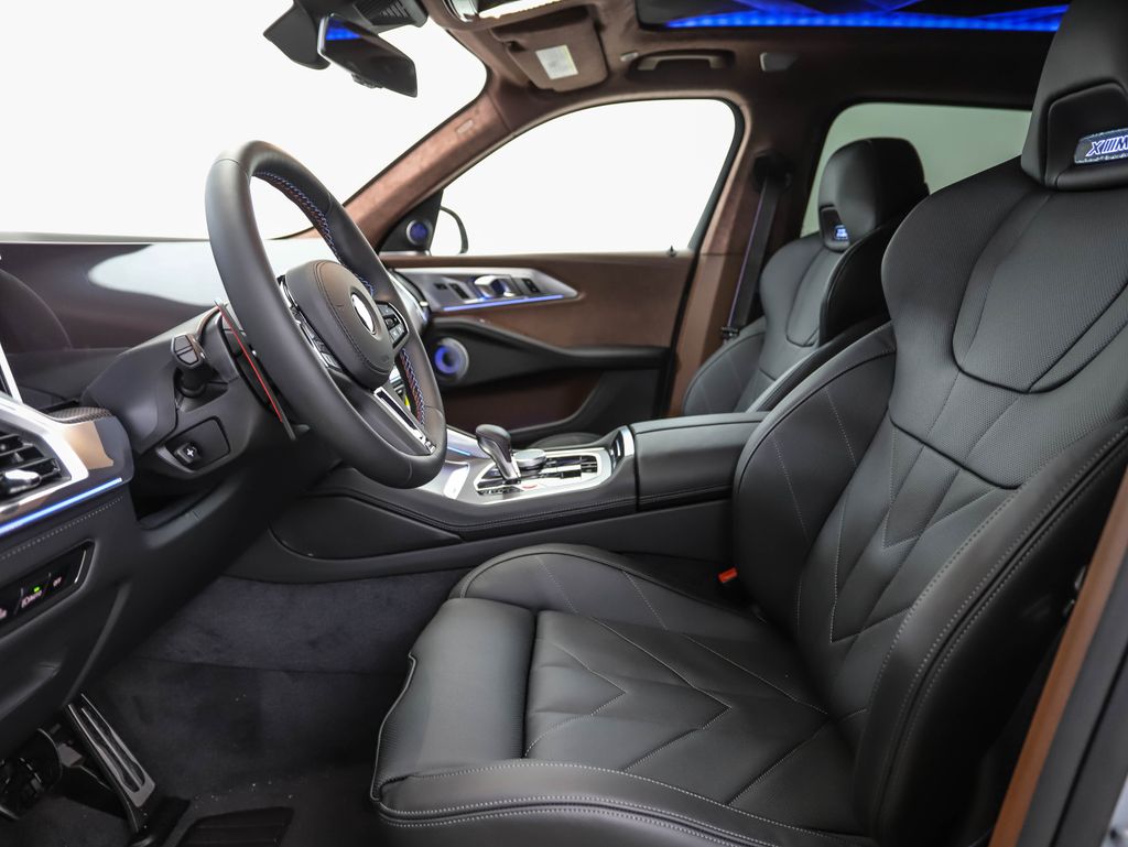 Thumbnail: 2026 BMW XM - 11